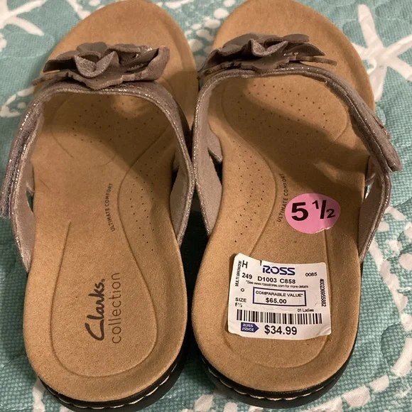 NWT-Clark’s Collection Ultimate Comfort Foot bed. Size: 5.5 color: Champagne. - Picture 4 of 6